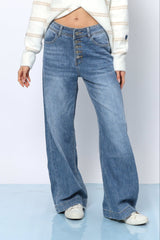 ג'ינס רחב כפתורים