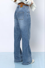 ג'ינס רחב כפתורים