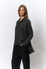 מכופתרת פסים כיס