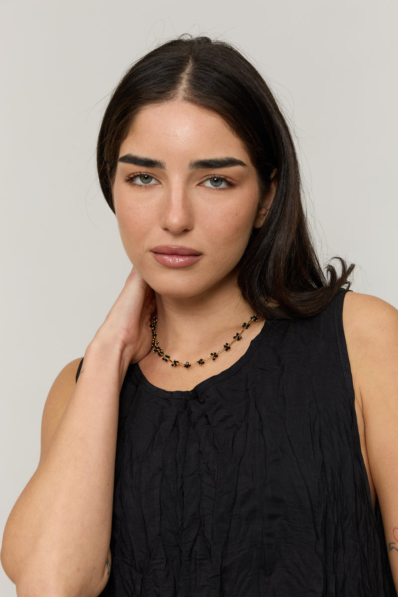 שרשרת חרוזים קטנטנים שחורים