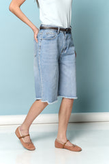 ג'ינס ברך גימור גזור