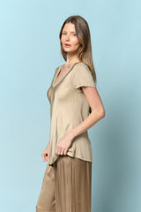 Jenny טופ סאטן שרוול קצר