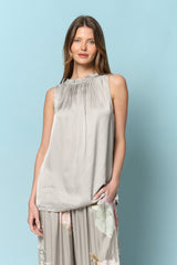 טופ סאטן כיווץ צווארון אדל