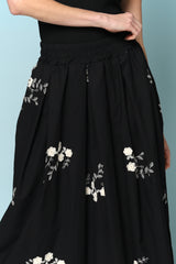 חצאית כותנה פרח רקום