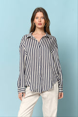 מכופתרת פסים