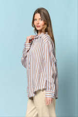 מכופתרת פסים