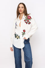 מכופתרת לבנה פאטצ'ים