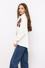 מכופתרת לבנה פאטצ'ים