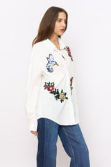 מכופתרת לבנה פאטצ'ים