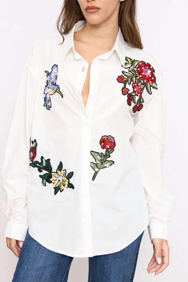 מכופתרת לבנה פאטצ'ים