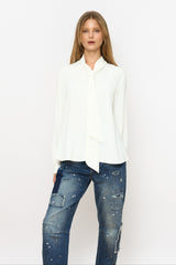 מכופתרת עניבה