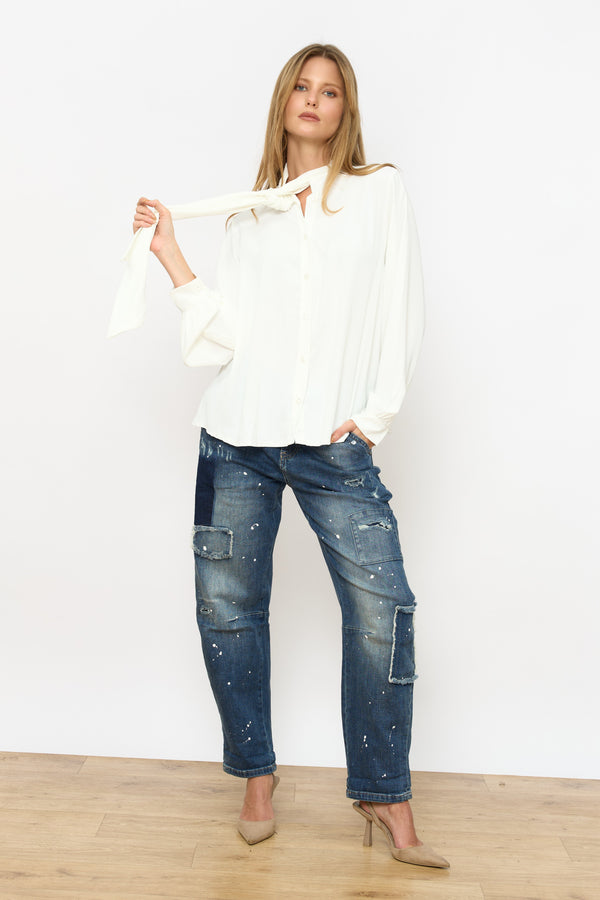 מכופתרת עניבה