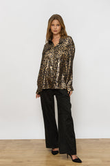 מכופתרת מנומרת כפתורי זהב