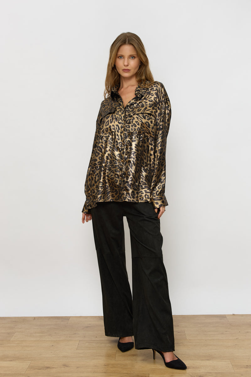 מכופתרת מנומרת כפתורי זהב