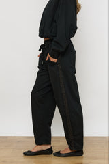 מכנס פרנץ' פס זהב בצד