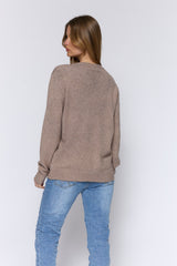 סריג ניקי גימור ריב