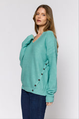 סריג כפתורים בצד