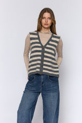 אפודה מכופתרת