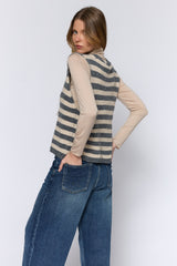 אפודה מכופתרת