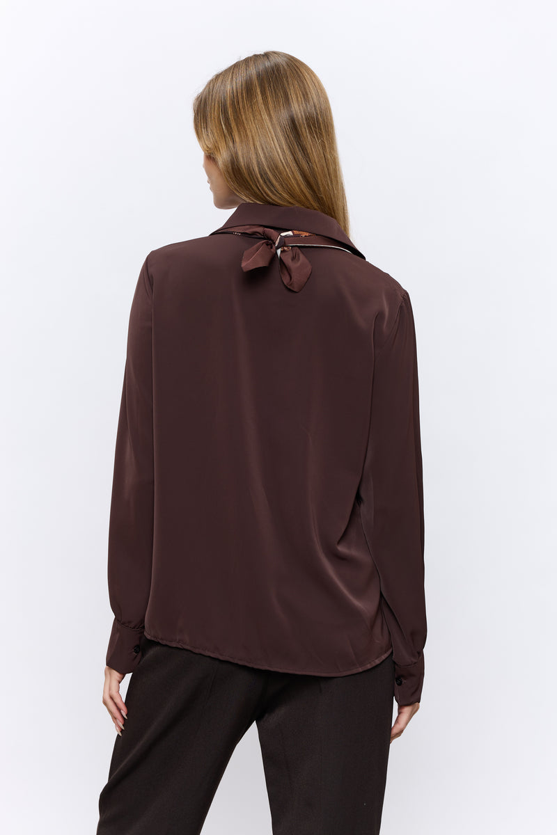 מכופתרת+צעיף סאטן