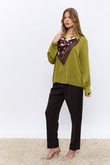 מכופתרת+צעיף סאטן