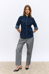 מכופתרת ג'ינס תיקתקים