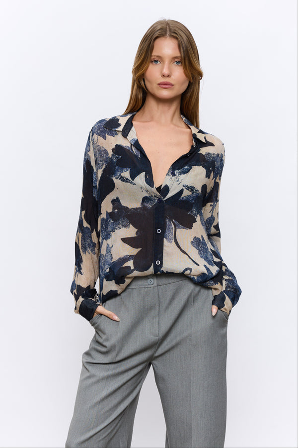 מכופתרת מודפסת