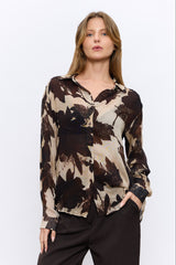 מכופתרת מודפסת