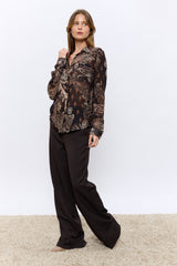 מכופתרת מודפסת