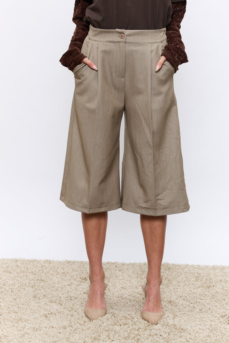 מכנס רחב מחוייט 3/4