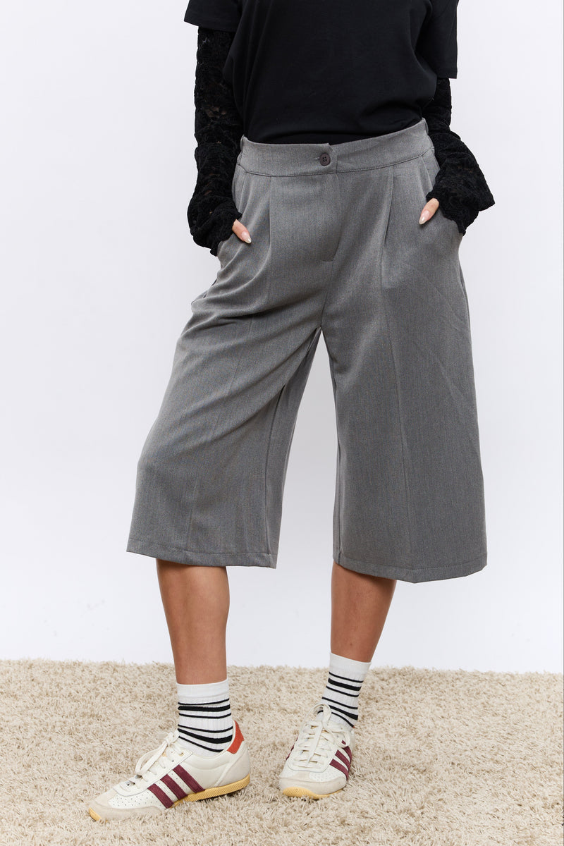 מכנס רחב מחוייט 3/4