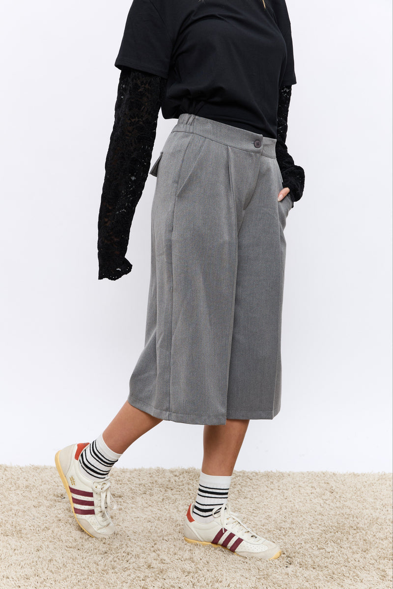 מכנס רחב מחוייט 3/4