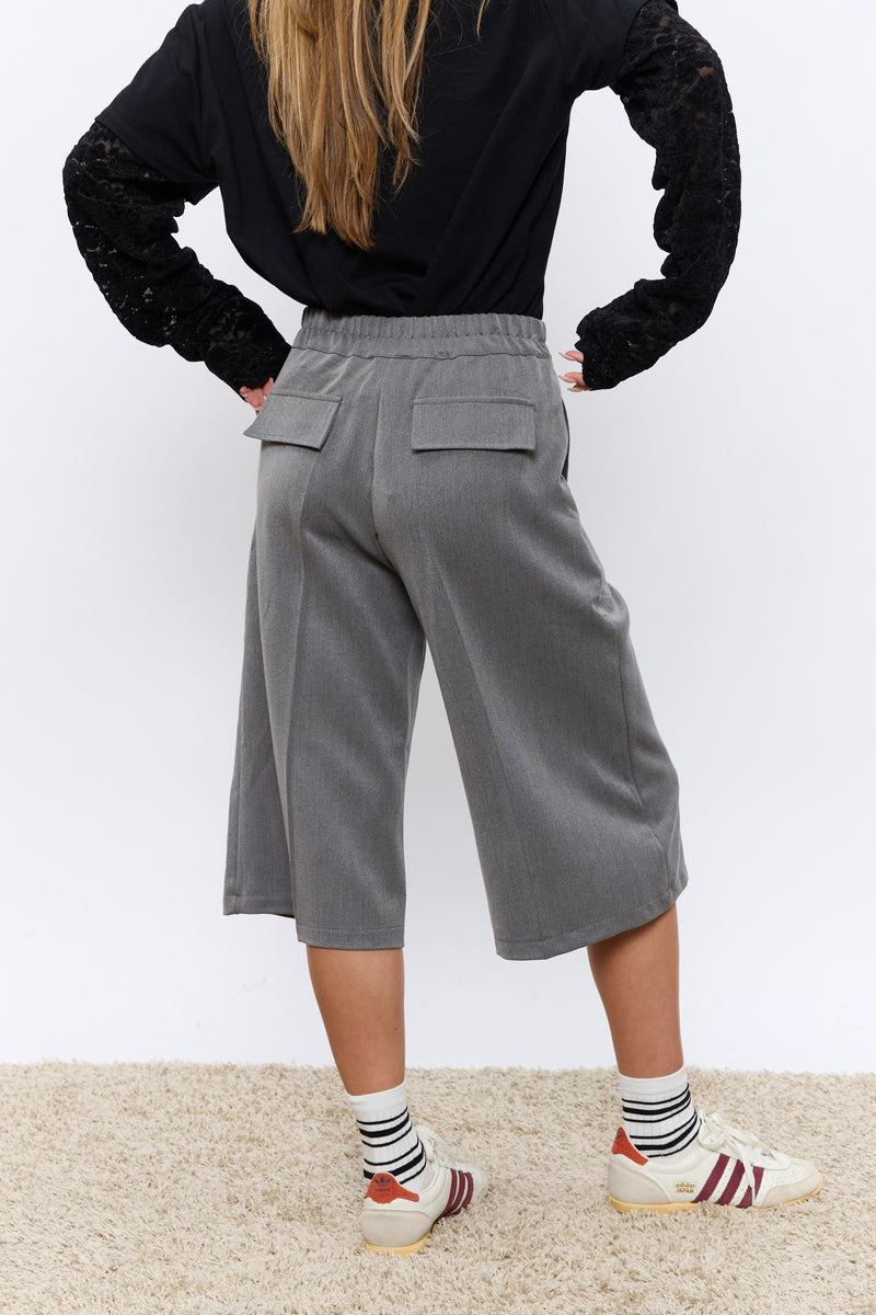 מכנס רחב מחוייט 3/4