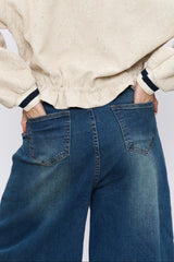 ג'ינס רחב אקסטרה