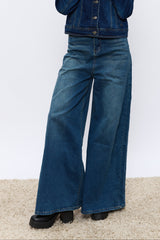 ג'ינס רחב אקסטרה