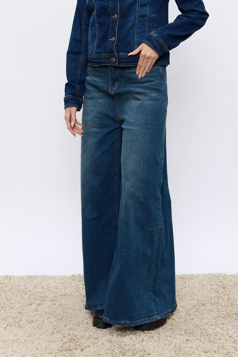 ג'ינס רחב אקסטרה