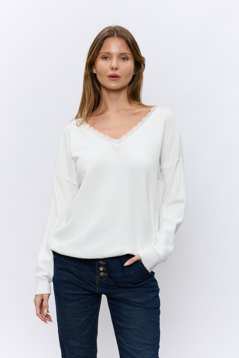 תחרה כנפיים בגב V סריג