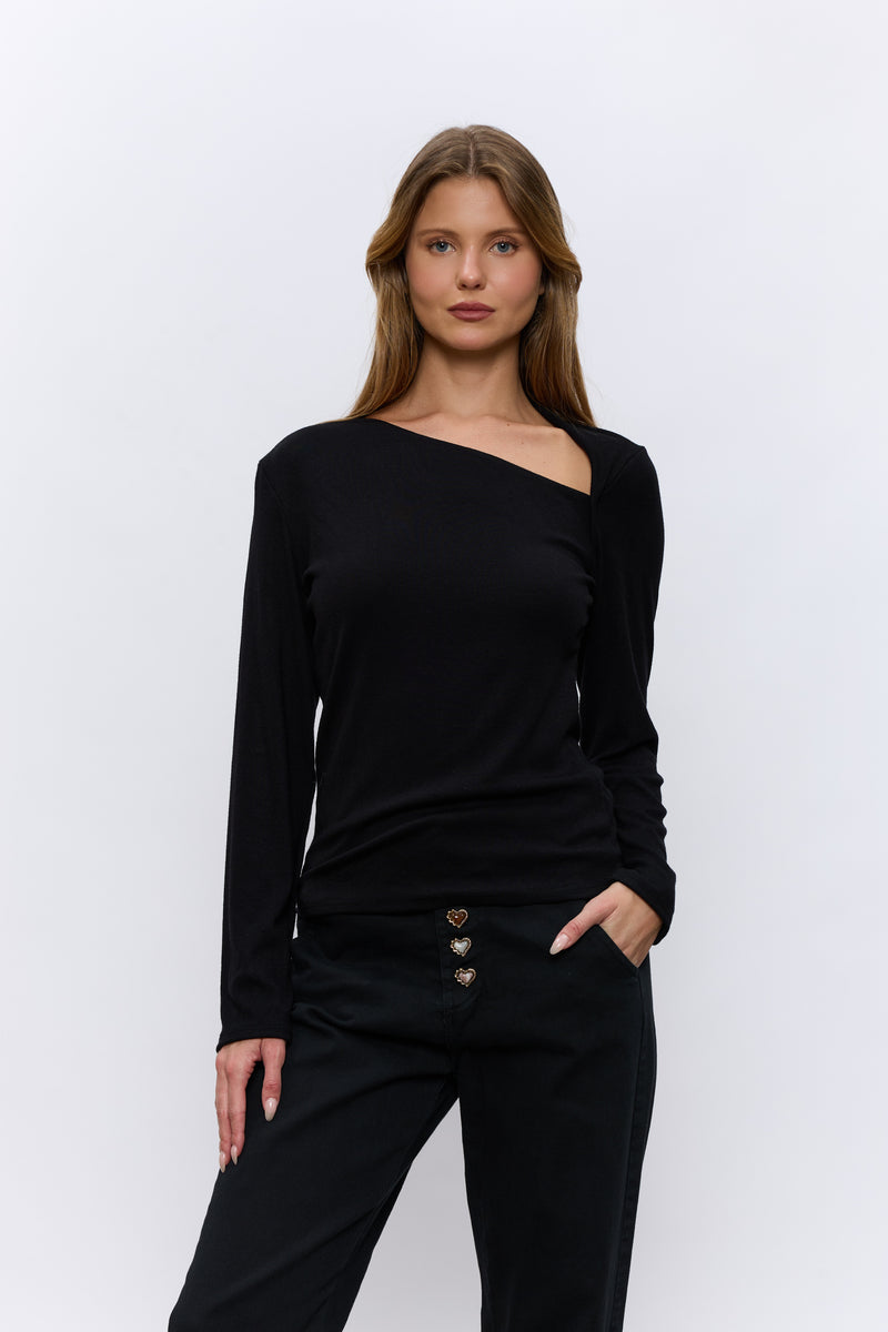 טופ מחשוף אלכסון