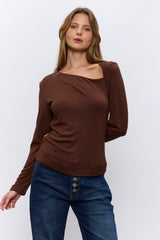 טופ מחשוף אלכסון