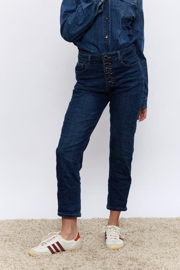 ג'ינס לב אבן שחורה