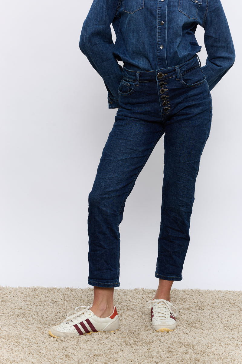 ג'ינס לב אבן שחורה