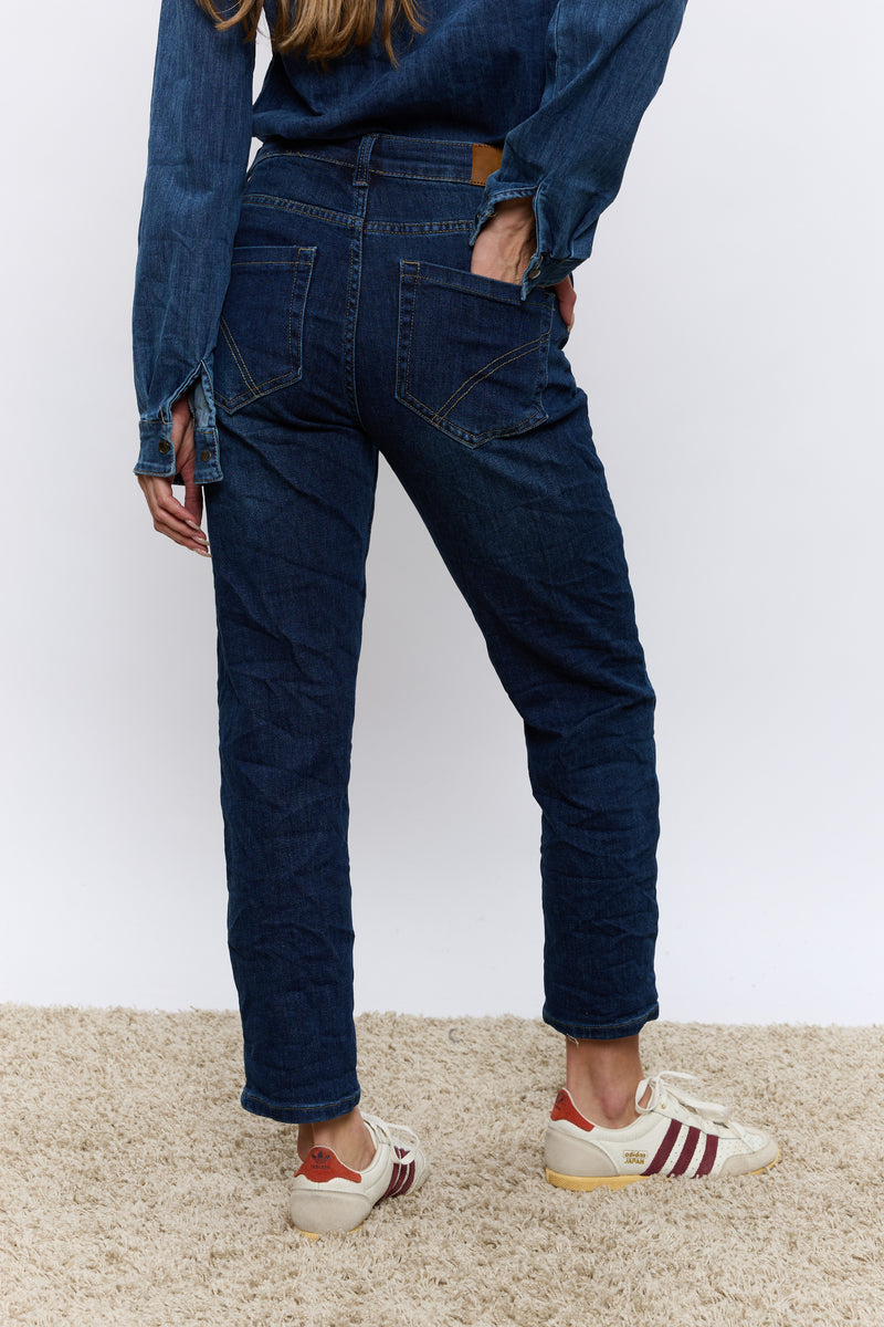 ג'ינס לב אבן שחורה