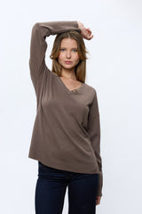 סריג וי ריב בגב