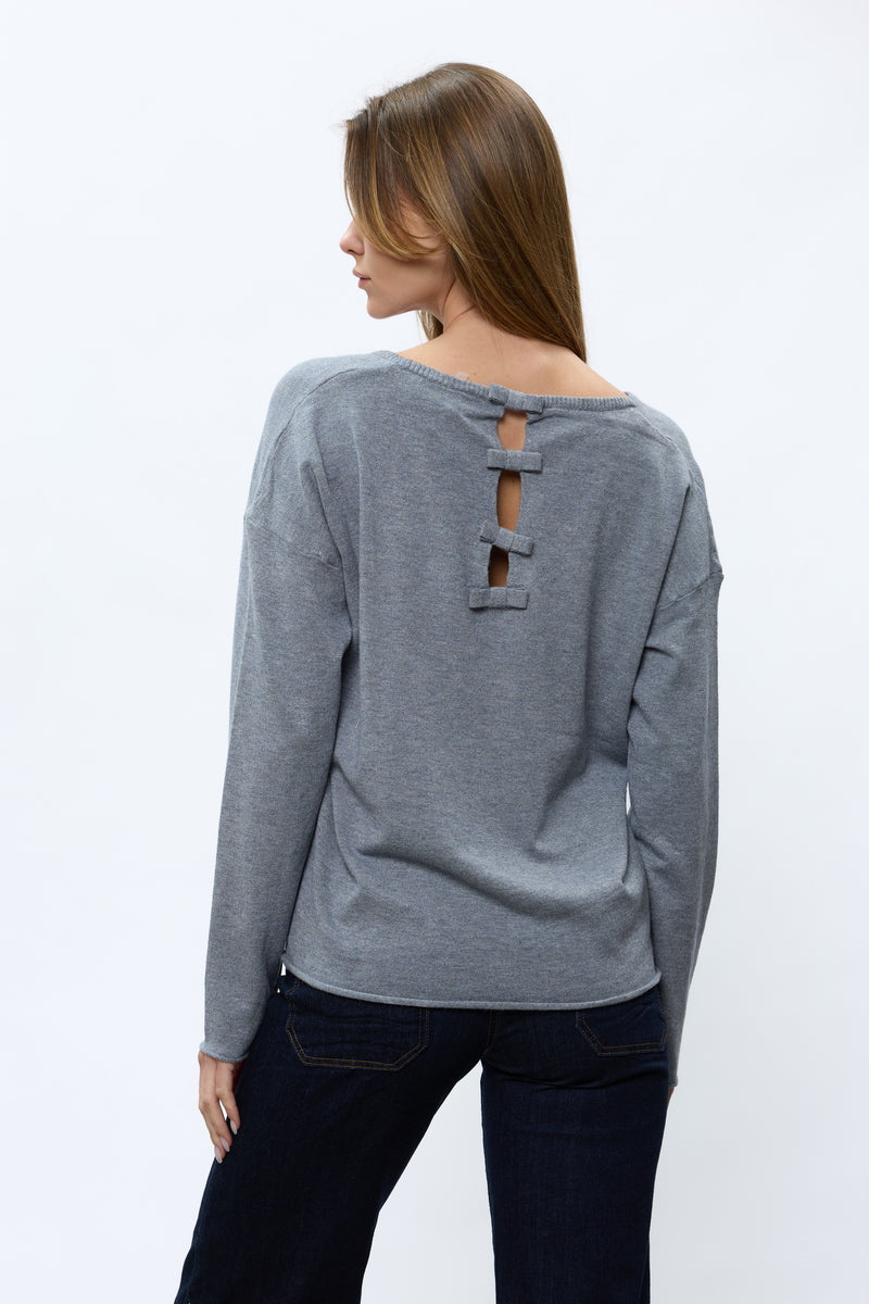 סריג וי ריב פפיונים בגב