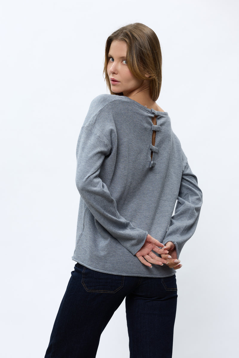 סריג וי ריב פפיונים בגב