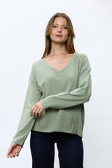 סריג וי ריב פפיונים בגב