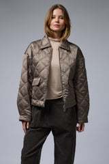 מעיל קווילט מעויין רחב