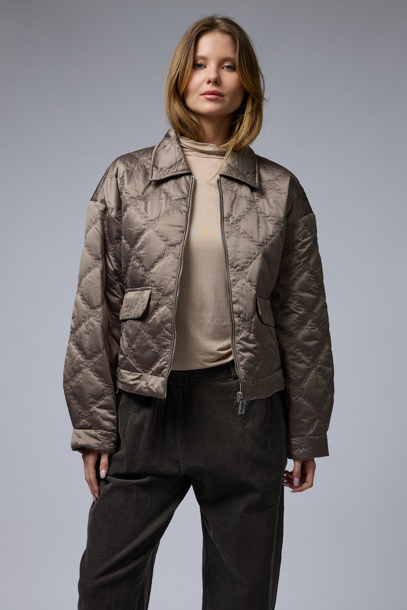 מעיל קווילט מעויין רחב