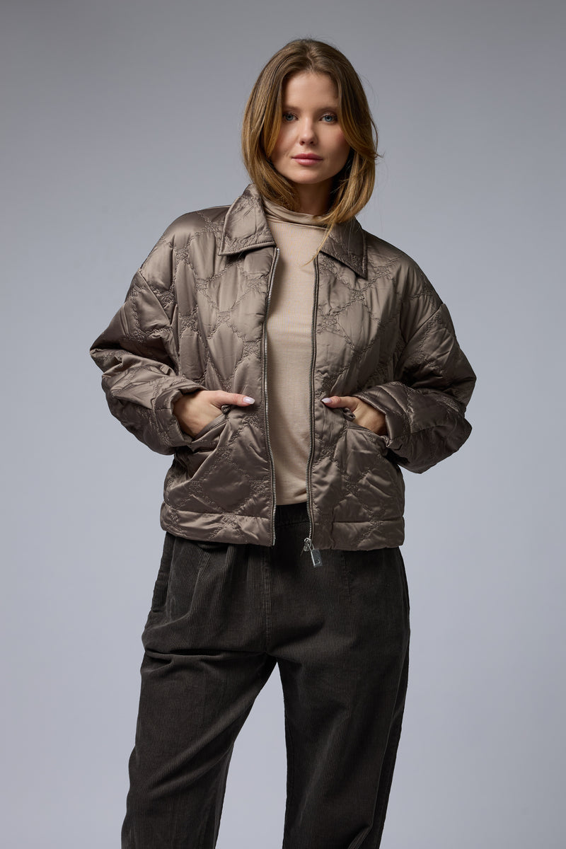 מעיל קווילט מעויין רחב