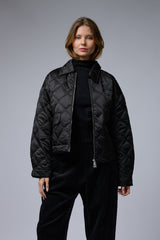 מעיל קווילט מעויין רחב